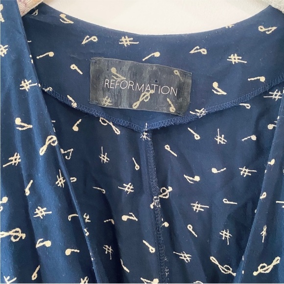 Reformation navy blue Musical note short romper - Picture 3 of 10